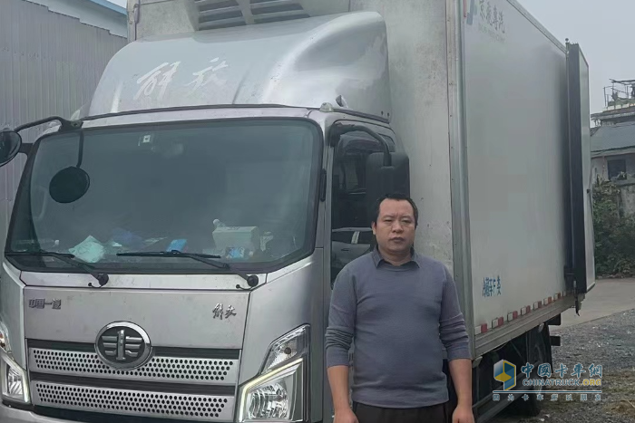1年內(nèi)復(fù)購(gòu)！貨運(yùn)新人廖息旺鐘情解放輕卡，勇奪運(yùn)營(yíng)里程賽亞軍