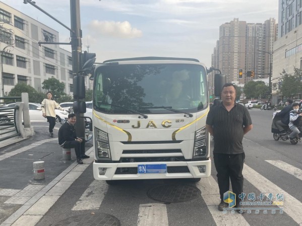 再開十年江淮1卡駿鈴金飯碗，水果批發(fā)老師傅為什么這樣說？