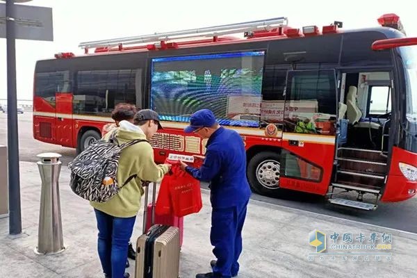安全守護(hù)成長(zhǎng)，宇通宣傳消防車助力消防安全“開學(xué)第一課”！