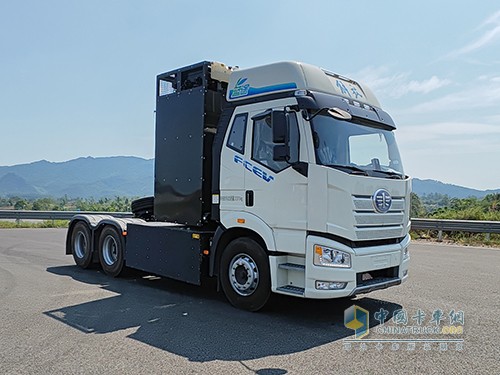 東商/慶鈴/華神新造型亮相 底置電池4×2新品上榜 387批次公告牽引車看點(diǎn)一覽