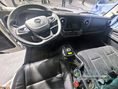 “冷鏈一哥”出新品了！165度大電量！滿載續(xù)航達500km！配兩檔電驅(qū)橋！