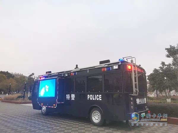 森源鴻馬移動警務(wù)室：春節(jié)里的堅守與擔當