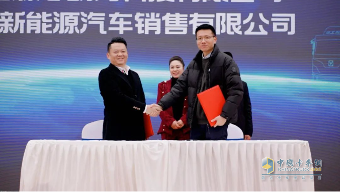 500臺(tái)大單！徐工新能源重卡讓蜀道煥“新”生