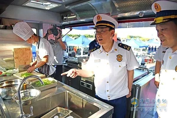 森源鴻馬多功能飲食保障車：應(yīng)急救援中的 “移動(dòng)廚房”