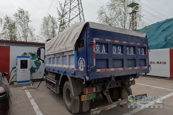 北京建筑垃圾清運 瑞沃純電自卸車擔(dān)當(dāng)重任