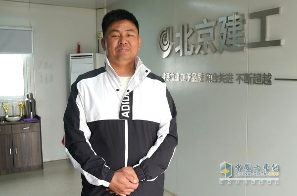 北京建筑垃圾清運 瑞沃純電自卸車擔(dān)當(dāng)重任