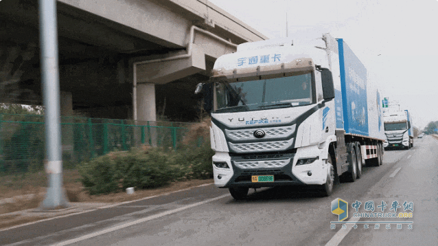 宇通重卡榮獲“氫能商用車領(lǐng)軍品牌獎(jiǎng)”！