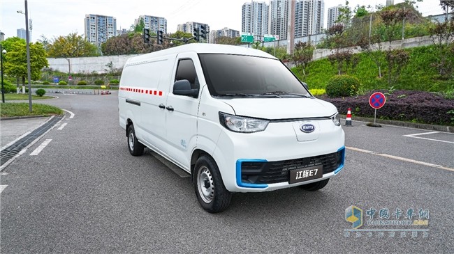 誰才是新能源VAN系中的質(zhì)價(jià)比之選？開瑞江豚E7升級(jí)車型給你答案