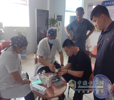 陜汽重卡無憂驛站520關(guān)愛盛典 —愛在驛站，健康隨行