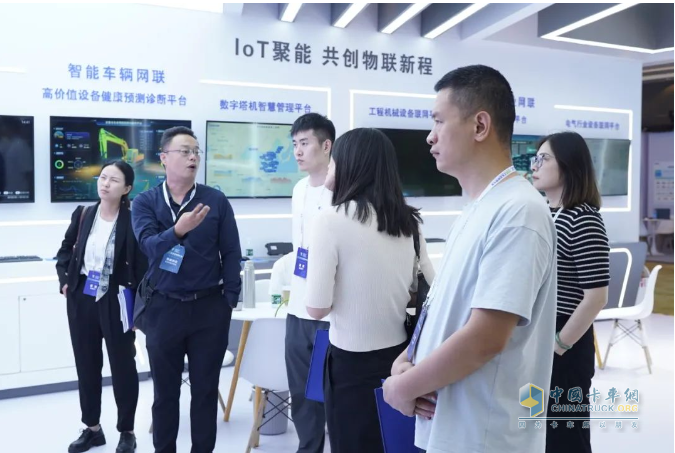 徐工漢云重磅亮相2025工業(yè)互聯(lián)網(wǎng)大會(huì)