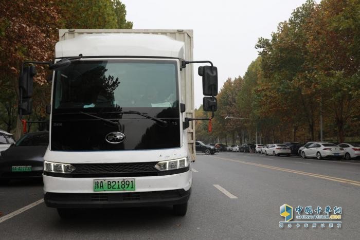 從“賣車”到“種樹”，中國(guó)卡車企業(yè)出海誰(shuí)能笑到最后？
