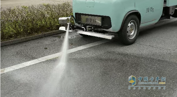 福田普羅科微微卡路面養(yǎng)護車