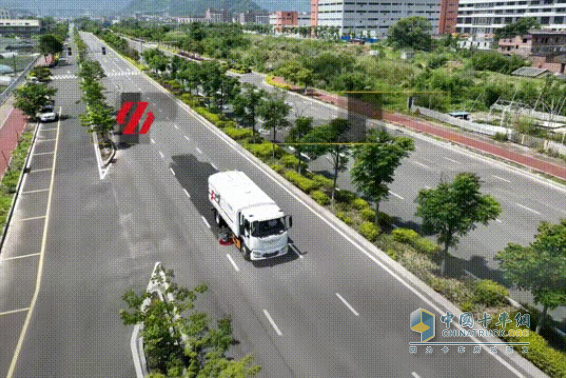 福龍馬集團：超高效靜音純電動洗掃車潔凈效率雙在線