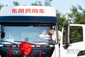 東風商用車全國品鑒活動首站啟動 展示快遞運輸車的速遞價值