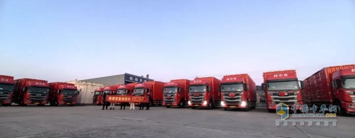 江淮重卡批量交車(chē)助力物流企業(yè)“開(kāi)門(mén)紅”！