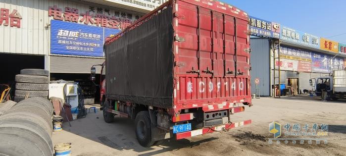 走最難最險的路！他與解放虎VH在“掛壁公路”上盤旋