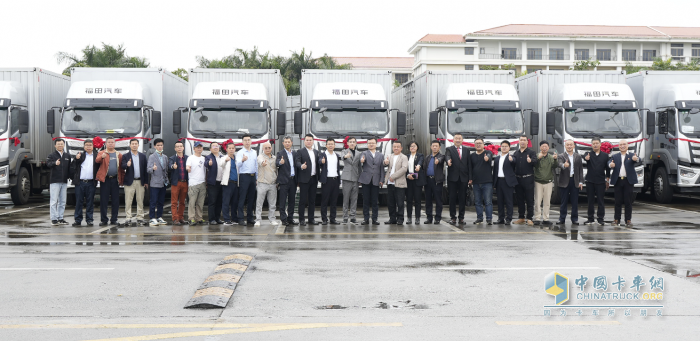 歐航歐馬可＆海南郵政大客戶達(dá)成500臺(tái)戰(zhàn)略簽約暨首批歐航中卡順利交付