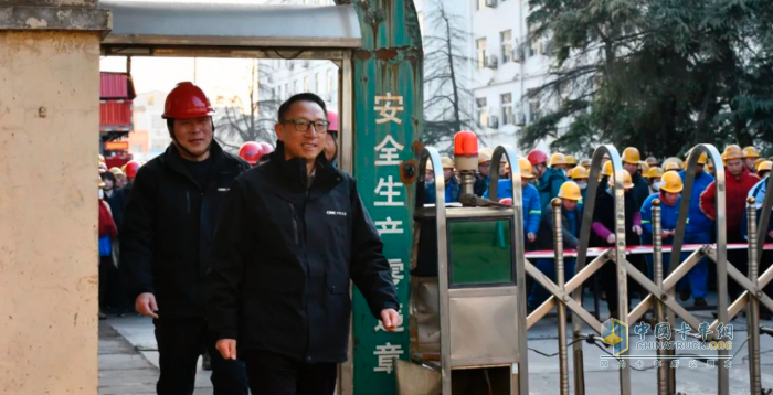 安全第一課！梁山中集東岳車輛有限公司2025年開工第一天，安全先行！