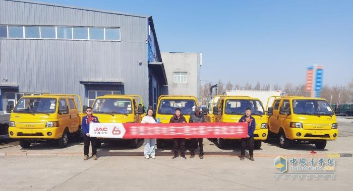 江淮1卡4月交車熱潮不斷，全場(chǎng)景適配驅(qū)動(dòng)物流高效革新