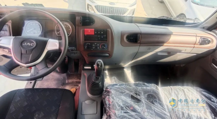 “廂”當(dāng)有力，格爾發(fā)A5L 9.8米雙飛翼載貨車跑贏快遞快運