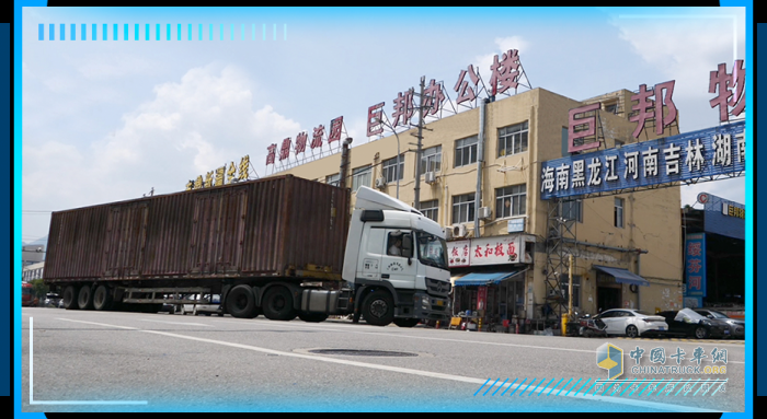 里程超300萬公里 時(shí)間驗(yàn)證奔馳卡車長效全勤