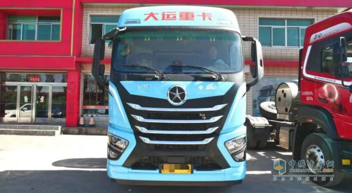 從入不敷出到月入3萬！張小林：選大運重卡 V7H LNG牽引車準(zhǔn)沒錯