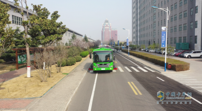 高效作業(yè)，安全護(hù)航！宇通環(huán)衛(wèi)快速路洗掃車引領(lǐng)行業(yè)加速跑！