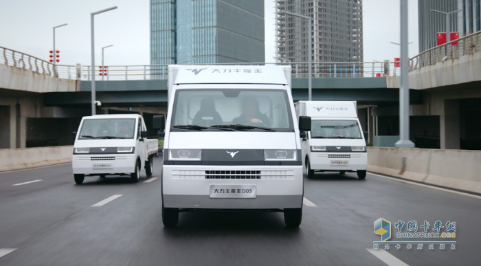 “?！钡胶Ｍ?，大力牛魔王汽車首批出口訂單啟運(yùn)