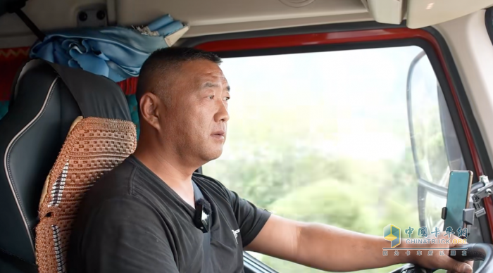 從霸龍到H7，這位貨運老司機為何獨寵東風柳汽乘龍？