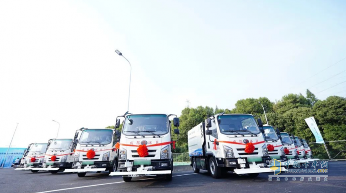 綠變成都，電動先鋒 宇通新能源環(huán)衛(wèi)車助力“蓉城”環(huán)衛(wèi)高質(zhì)量發(fā)展
