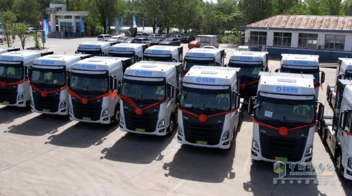 引領(lǐng)氫能商用車新高度，乘龍喜獲年度氫燃料電池汽車獎(jiǎng)