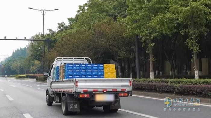 開著好車奔小康！東風(fēng)途逸T3讓王師傅的日子越過越紅火