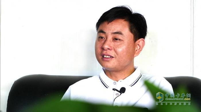“復(fù)購者”王飛：想掙錢，買奔馳