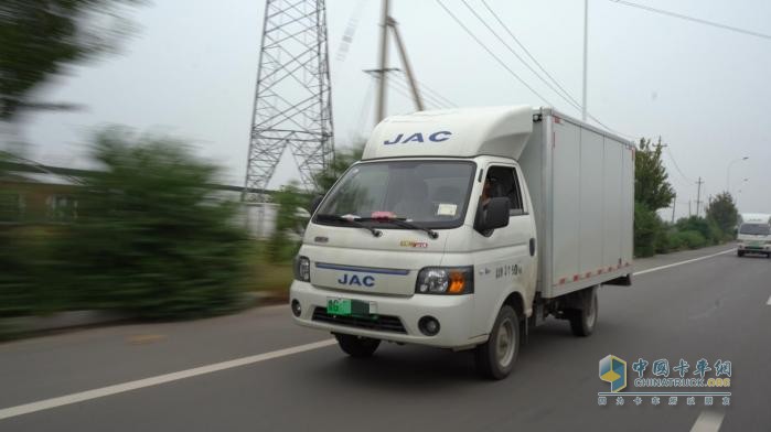 如何實現(xiàn)年終創(chuàng)富小目標？江淮1卡愷達42度純電小卡是“超能”伙伴