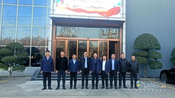 陜重汽與中集車輛攪拌車業(yè)務(wù)集團(tuán)深度交流，共繪合作新藍(lán)圖