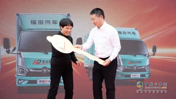80臺(tái)奧鈴M卡交付  被貴州物流企業(yè)盛贊為“火車(chē)站里的奔馳寶馬”
