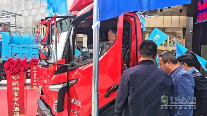 飛碟汽車W系列新品在安徽蒙城上市，輕量化自卸就選飛碟WX7！