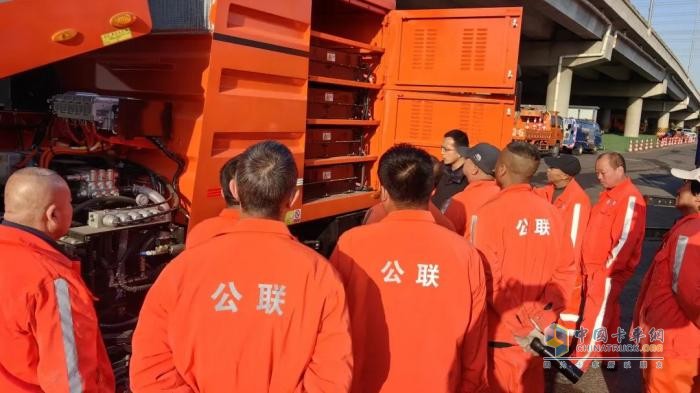 服務(wù)兩會(huì)，實(shí)力保障！宇通環(huán)衛(wèi)全力護(hù)航兩會(huì)盛事