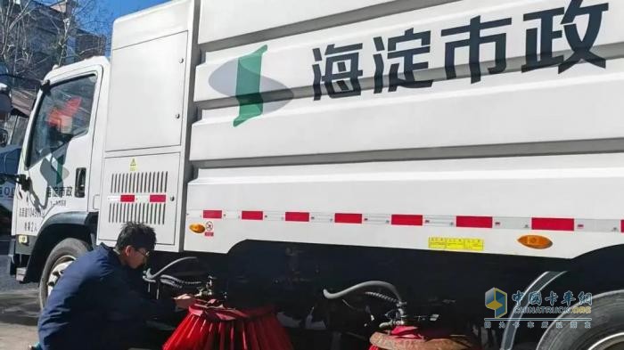 服務(wù)兩會(huì)，實(shí)力保障！宇通環(huán)衛(wèi)全力護(hù)航兩會(huì)盛事