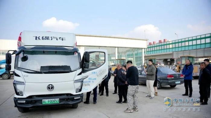 飛碟漫天飛財(cái)運(yùn)滿滿 · 車友會(huì)：一場(chǎng)“車輪上的故事會(huì)”，燃爆草原！