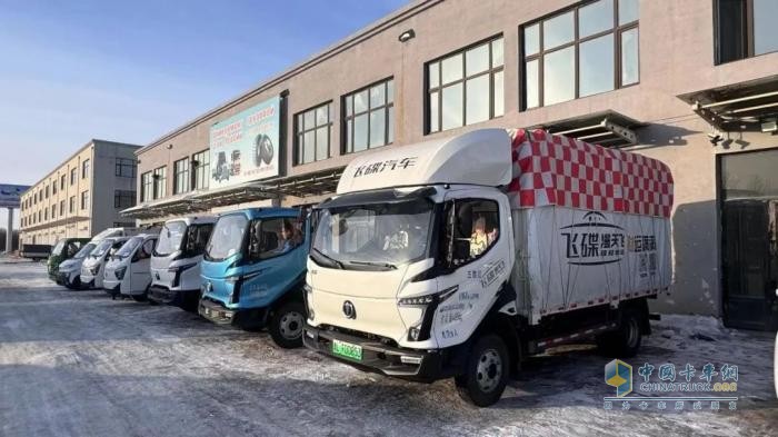 飛碟漫天飛一月行駛一萬三千公里，挑戰(zhàn)極寒、大漠、無人區(qū)