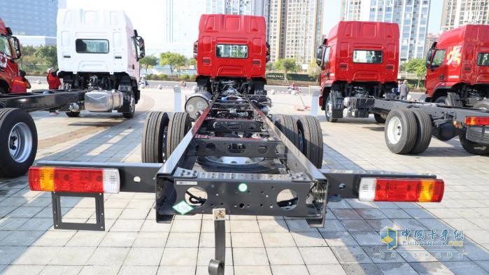 國四置換選車愁？乘龍H5 LNG大單橋助您輕松賺更多