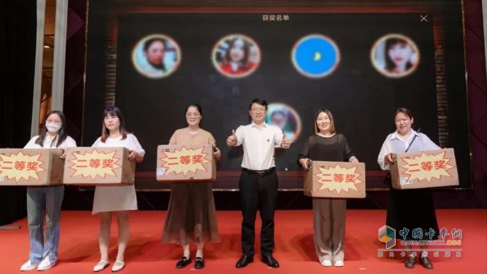 都在隨州！全是大單！東風(fēng)新疆、東風(fēng)隨專達(dá)成超千輛專用車戰(zhàn)略合作