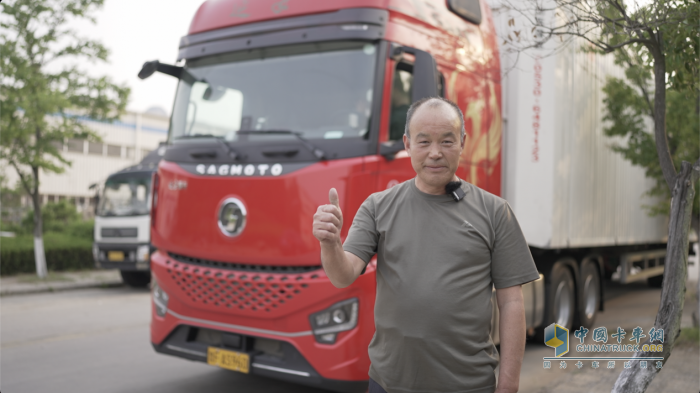 陜汽延安重卡S700為王師傅的每一趟運輸保駕護航