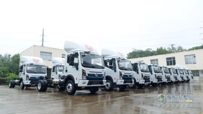 首批全新東風(fēng)多利卡康陸威正式交付 為城際物流行業(yè)新發(fā)展注入“強心劑”