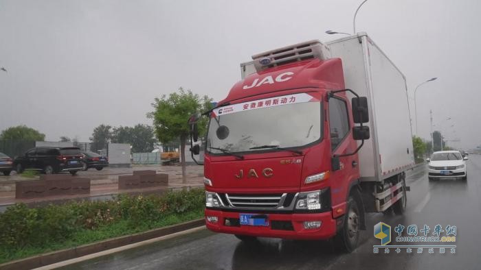 長(zhǎng)途運(yùn)輸冷凍貨物，創(chuàng)業(yè)7年的他攜手江淮1卡駿鈴做老板
