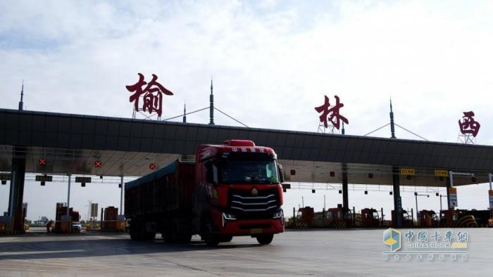 單趟多賺600元，中國重汽豪沃MAX助西北漢子實現(xiàn)賺錢夢！