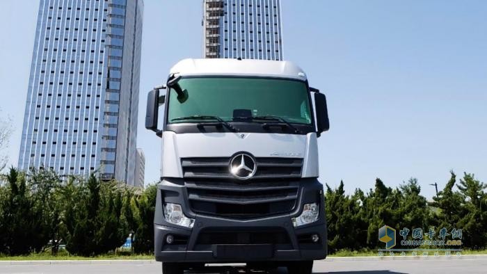 散戶能用奔馳Actros C嗎？卡友的真實(shí)感受告訴你答案