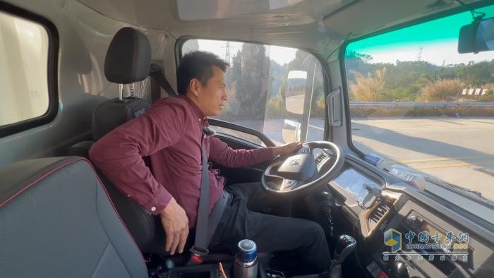 雙向奔赴  泉州用戶“徐工漢馳選對(duì)了”