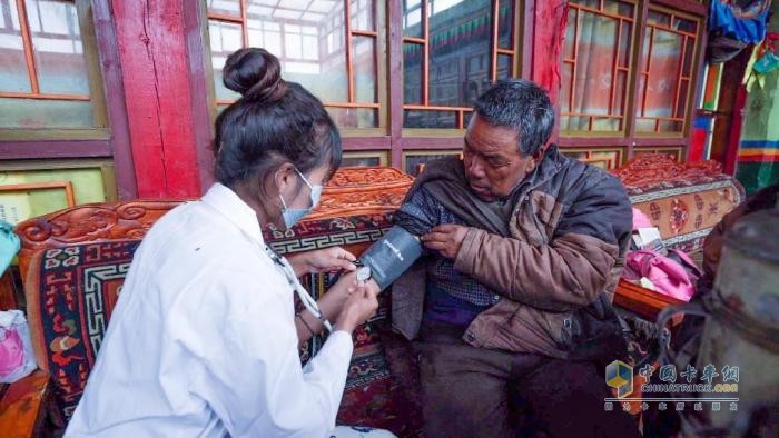 東風(fēng)商用車幸?？ㄜ囍袊兄戮磁\(yùn)輸人，呼吁全行業(yè)提升貨車司機(jī)幸福感